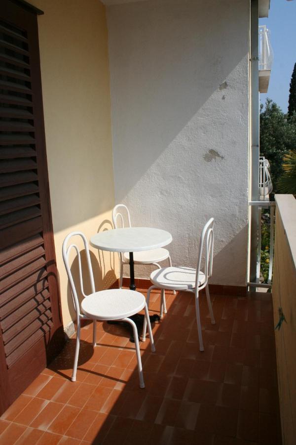 Apartments By The Sea Podgora, Makarska - 518 Экстерьер фото
